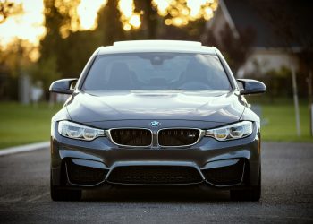 The Role of Artificial Intelligence in Modern Car Manufacturing