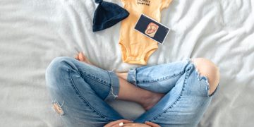 How to Prepare for a Maternity Photo Session: Tips for Expectant Moms